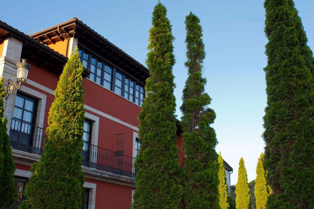 Hotel Y Apartamentos El Camin Poo De Llanes Exterior photo