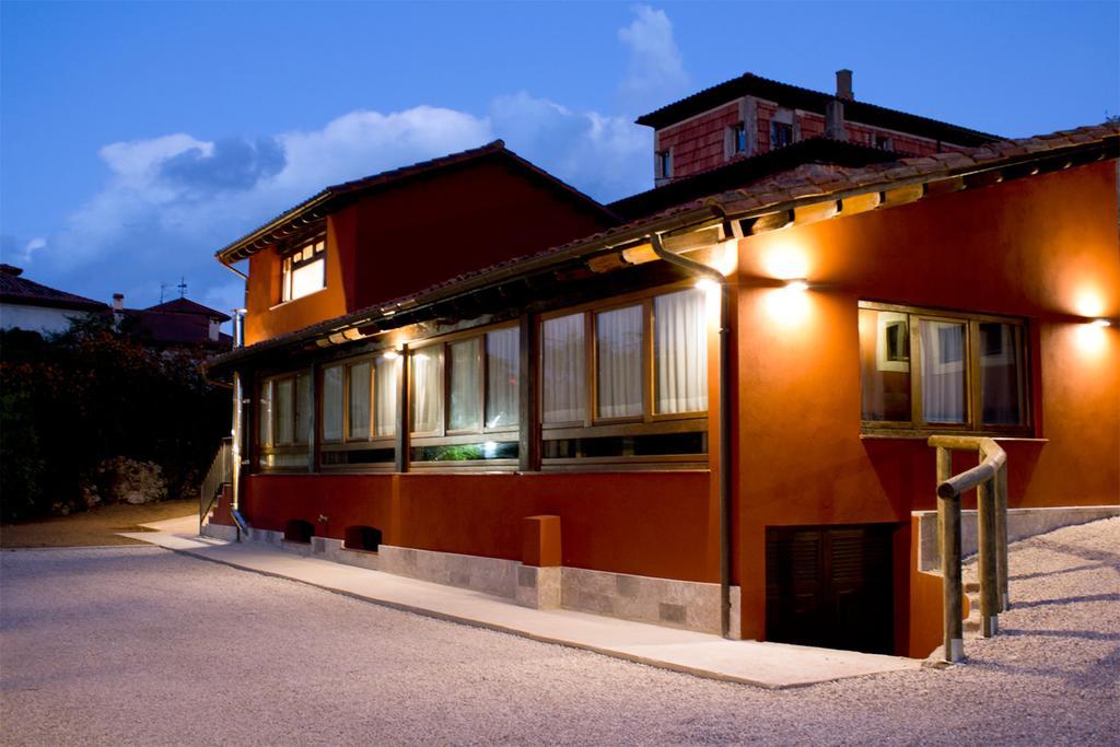 Hotel Y Apartamentos El Camin Poo De Llanes Exterior photo
