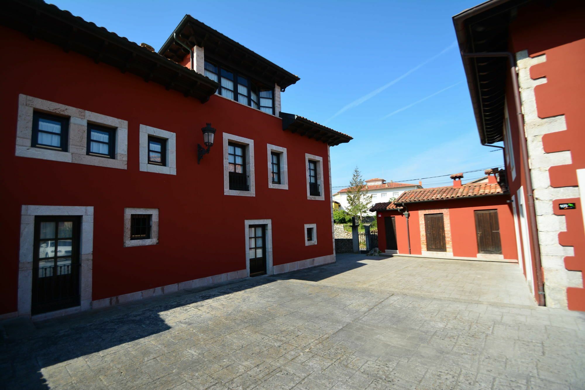 Hotel Y Apartamentos El Camin Poo De Llanes Exterior photo